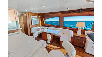 2011 HATTERAS Enclosed Bridge - photo 22