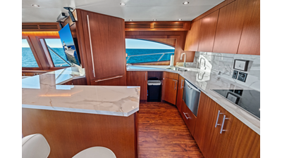 2011 HATTERAS Enclosed Bridge - photo 26