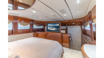 2002 DESTINY 104 Raised Pilothouse - photo 38