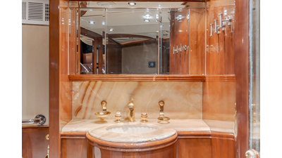 2002 DESTINY 104 Raised Pilothouse - photo 41
