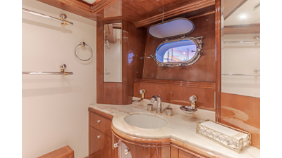 2002 DESTINY 104 Raised Pilothouse - photo 49