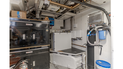 2002 DESTINY 104 Raised Pilothouse - photo 59