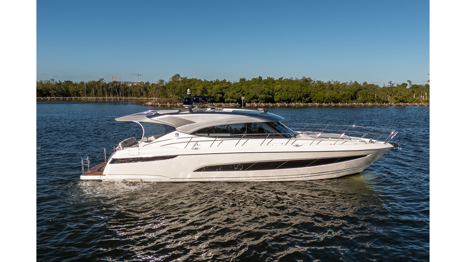 2024 Riviera 5400 Sport Yacht