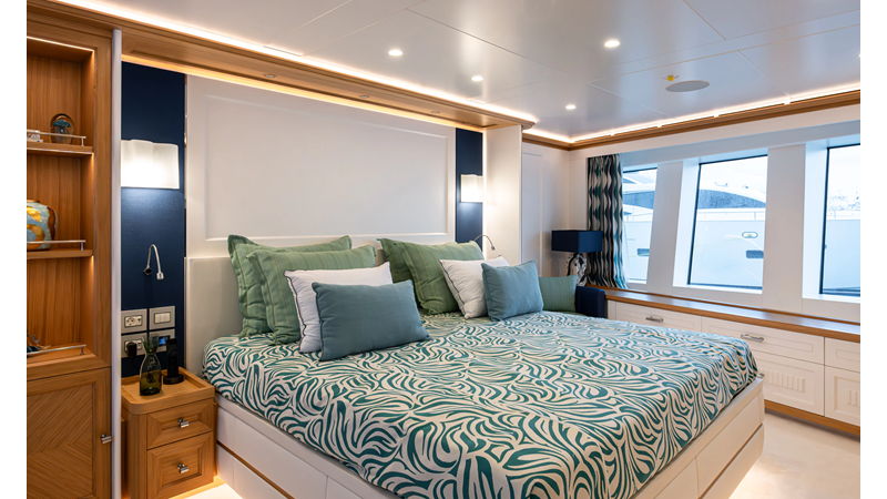 Photo of RMK MARINE SEVEN SEAS 120'