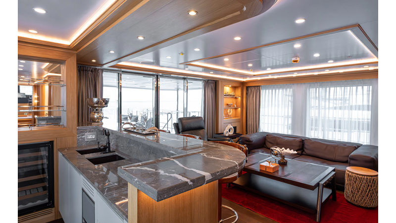 Photo of RMK MARINE SEVEN SEAS 120'