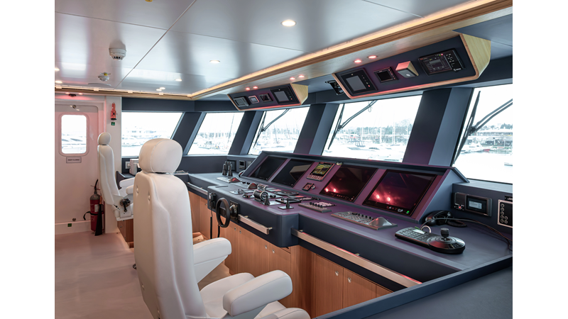 Photo of RMK MARINE SEVEN SEAS 120'