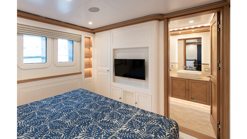 Photo of RMK MARINE SEVEN SEAS 120'