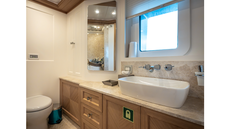 Photo of RMK MARINE SEVEN SEAS 120'