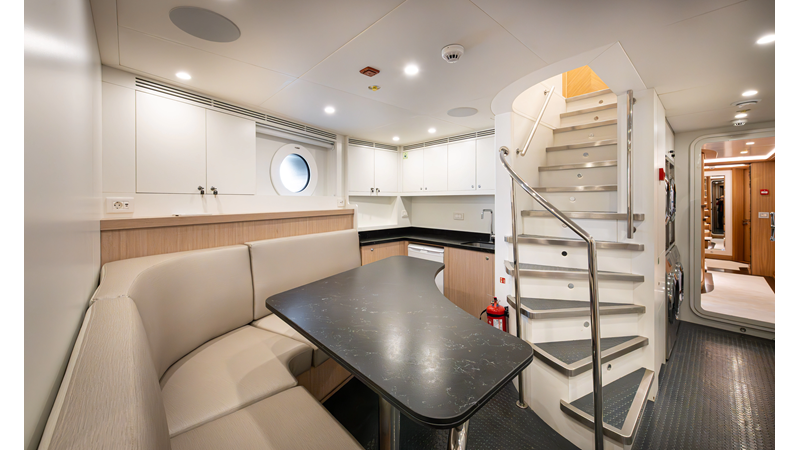 Photo of RMK MARINE SEVEN SEAS 120'
