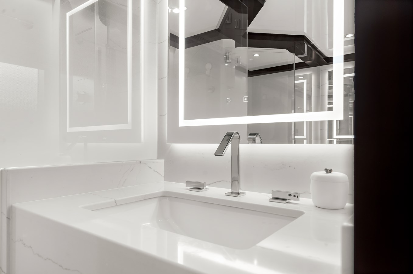 Master En-Suite Head