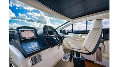 2006 PERSHING 62 - photo 15