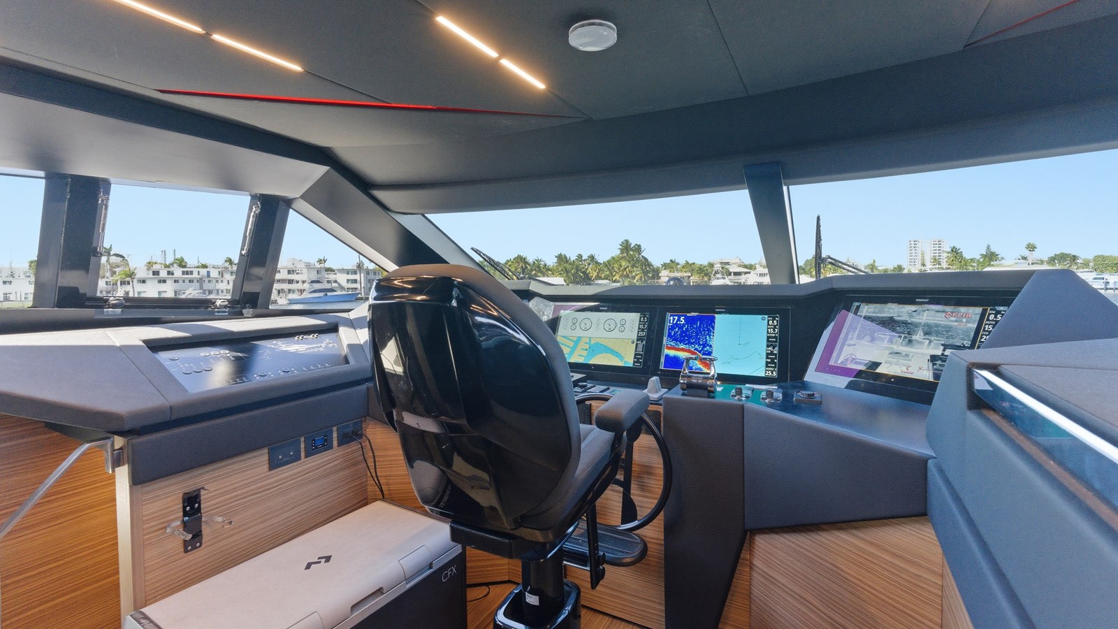 2018 Ferretti 920
