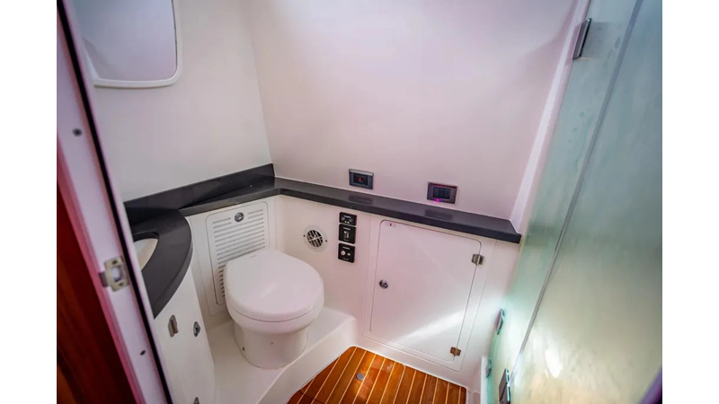 Photo of HCB DREAM CHASER 53'