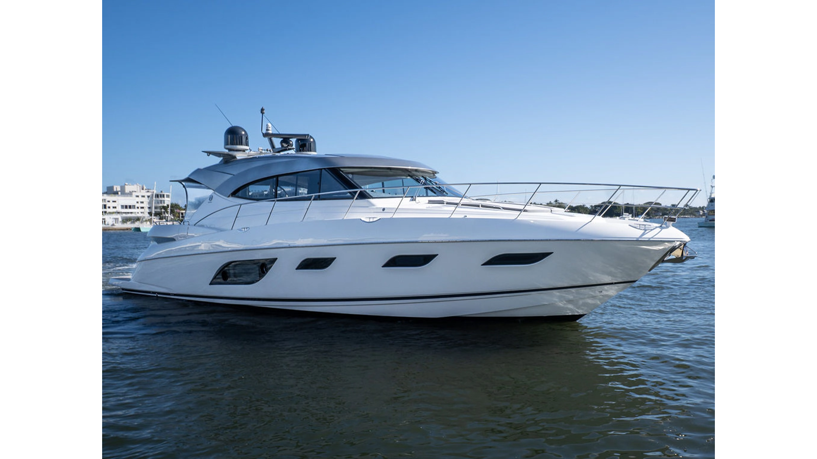 2023 Riviera 6000 Sport Yacht Platinum
