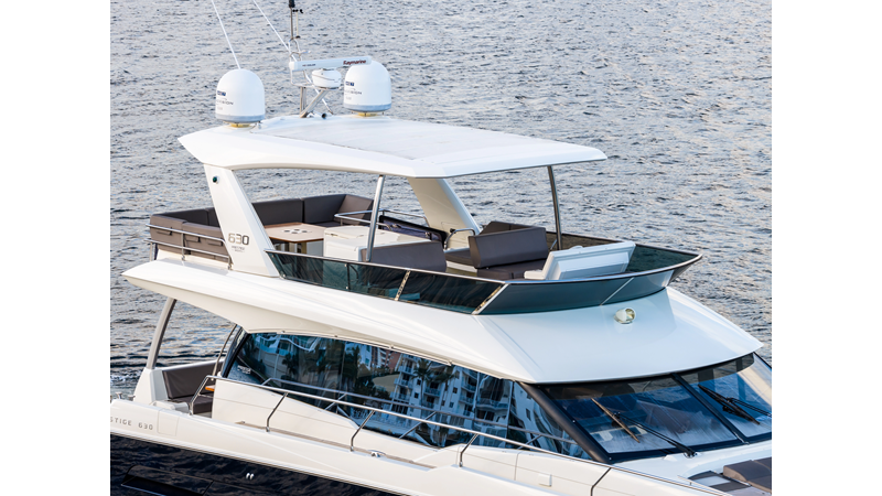 2018 PRESTIGE 630 Flybridge