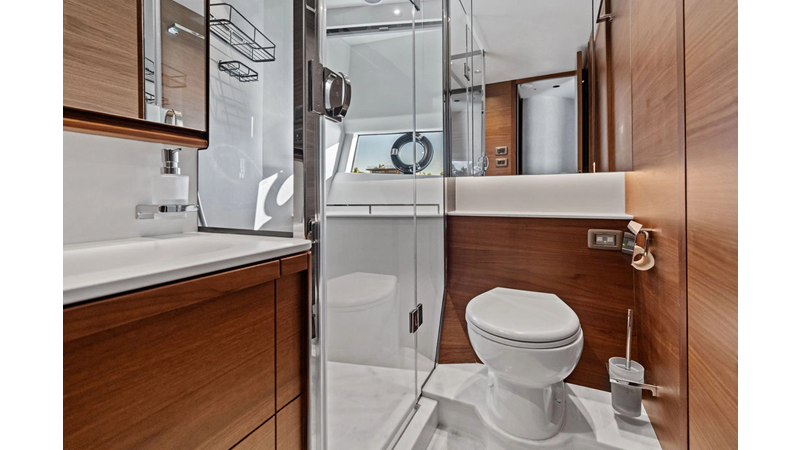 Photo of PRINCESS YACHTS R&R 65'
