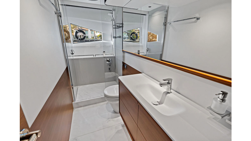 Photo of PRINCESS YACHTS R&R 65'