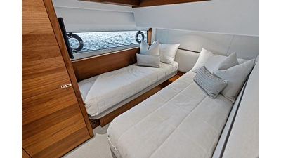 2025 PRINCESS YACHTS F65 - photo 34