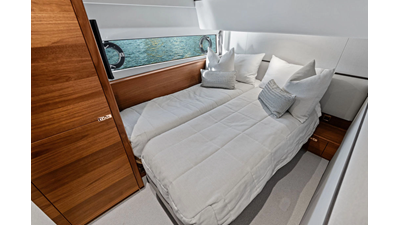 2025 PRINCESS YACHTS F65 - photo 35