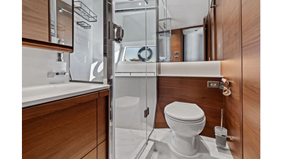 2025 PRINCESS YACHTS F65 - photo 37