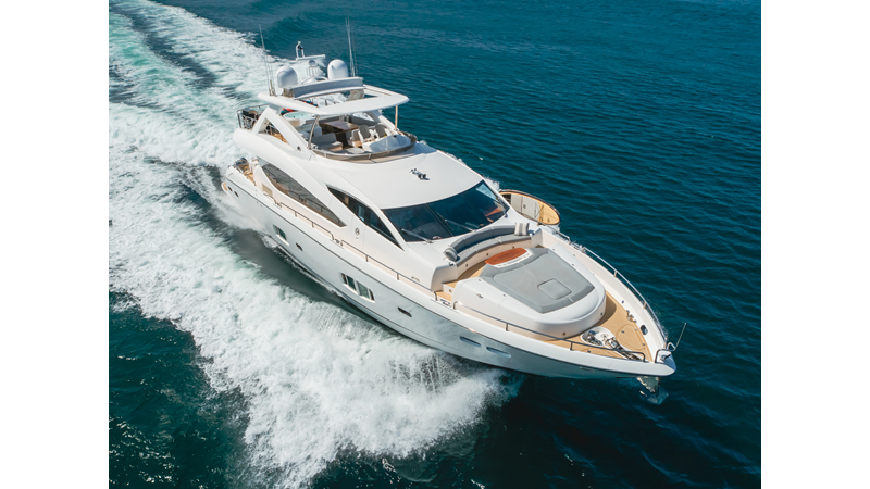 2011 SUNSEEKER 88 Yacht