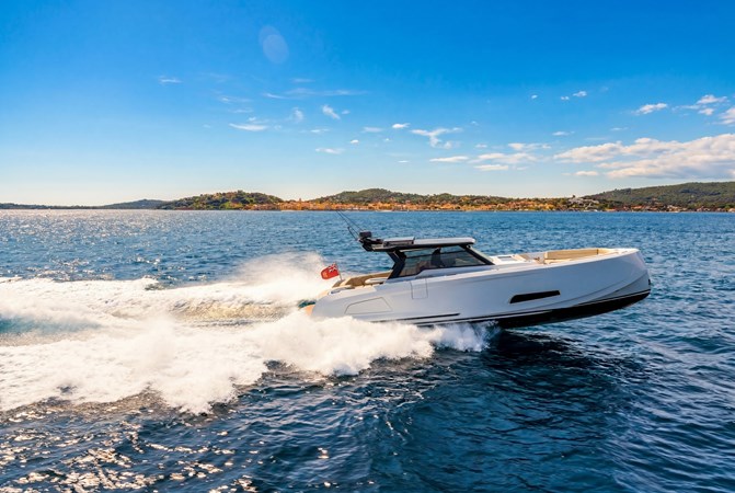 Photo of VANQUISH YACHTS VQ45 46'