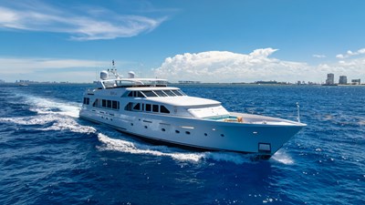 2000 CHRISTENSEN Raised Pilothouse - photo 44