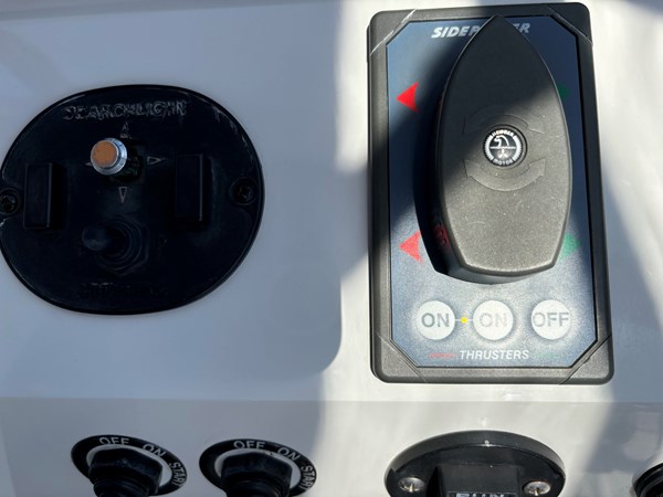 Photo of CARVER YACHTS Aqueous Solution 35' 6