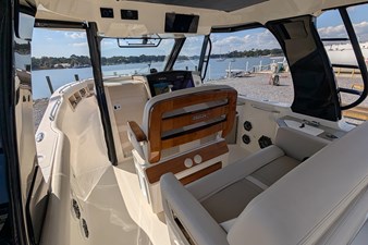 2024 BOSTON WHALER 350 Realm - photo 6