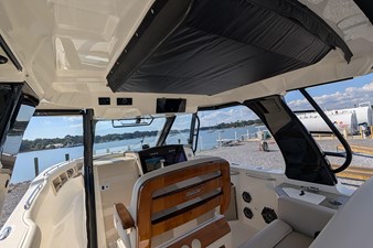 2024 BOSTON WHALER 350 Realm - photo 7