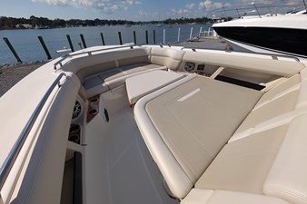 2024 BOSTON WHALER 350 Realm - photo 11