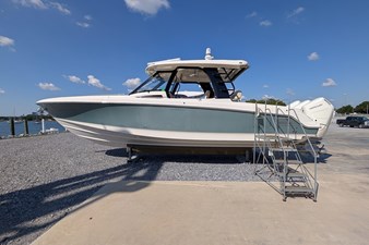 2024 BOSTON WHALER 350 Realm - photo 20