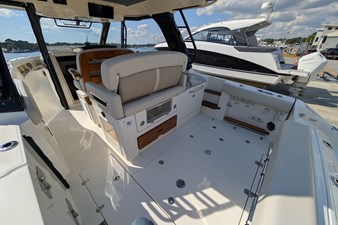 2024 BOSTON WHALER 350 Realm - photo 25