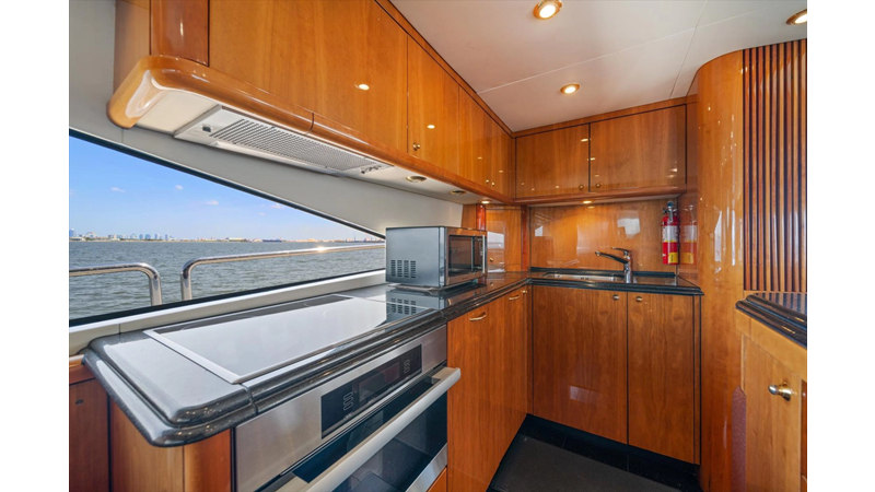 Photo of SUNSEEKER VANGUARD 82'