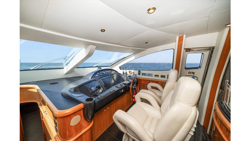 Photo of SUNSEEKER VANGUARD 82'