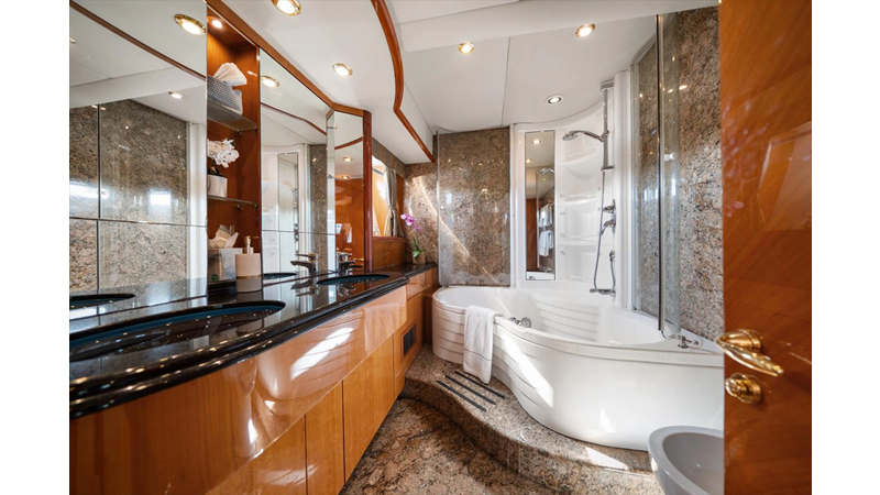 Photo of SUNSEEKER VANGUARD 82'