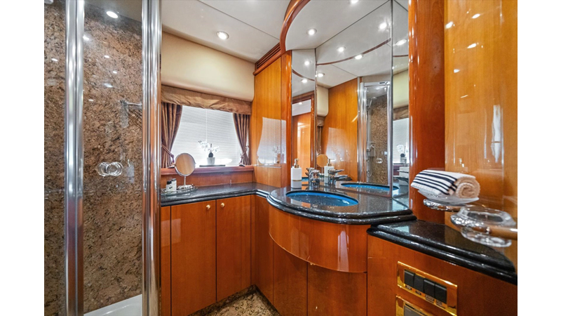 Photo of SUNSEEKER VANGUARD 82'