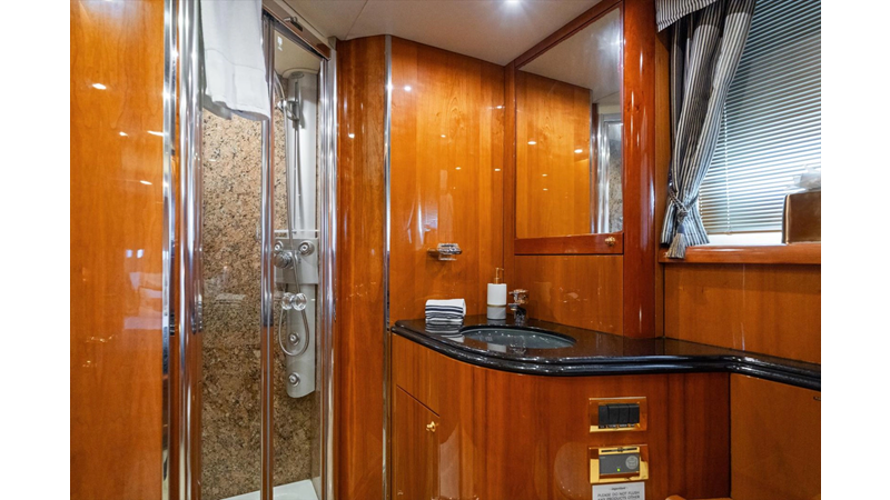 Photo of SUNSEEKER VANGUARD 82'