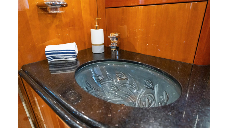 Photo of SUNSEEKER VANGUARD 82'