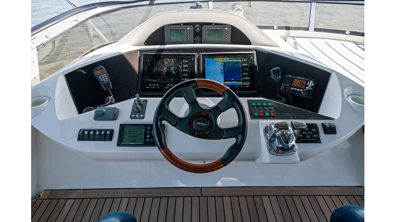 Photo of SUNSEEKER VANGUARD 82'