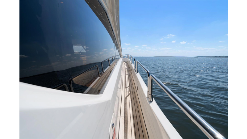 Photo of SUNSEEKER VANGUARD 82'