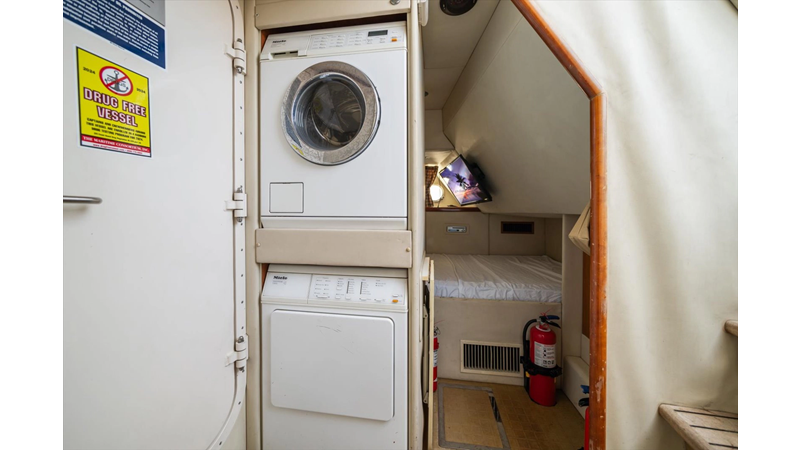 Photo of SUNSEEKER VANGUARD 82'