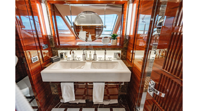 2011 BENETTI YACHTS Classic 121 - photo 30