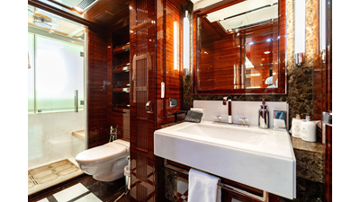 2011 BENETTI YACHTS Classic 121 - photo 40