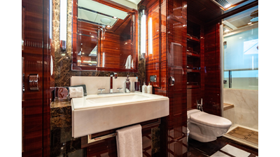 2011 BENETTI YACHTS Classic 121 - photo 45