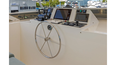 1999 TRINITY Raised Pilothouse - photo 17