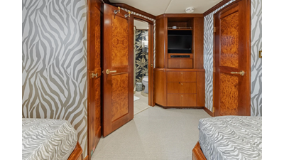 1999 TRINITY Raised Pilothouse - photo 65