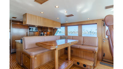 2007 GRAND ALASKAN Enclosed Bridge CPMY - photo 16