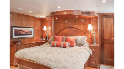 2007 GRAND ALASKAN Enclosed Bridge CPMY - photo 31