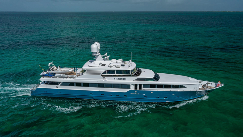 2008 BROWARD Raised Pilothouse